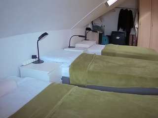 voyeurcam-julmodels-bed-4