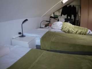 voyeurcam-julmodels-bed-4