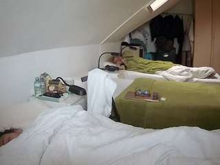 voyeurcam-julmodels-bed-4 webcam