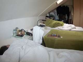 voyeurcam-julmodels-bed-4