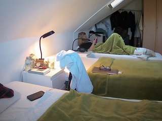 voyeurcam-julmodels-bed-4