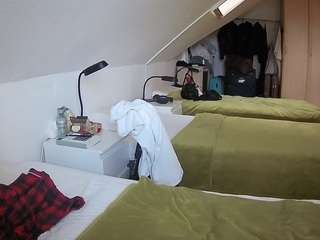 voyeurcam-julmodels-bed-4