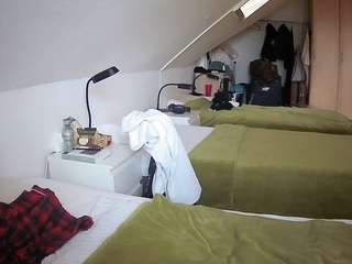 voyeurcam-julmodels-bed-4