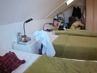 voyeurcam-julmodels-bed-4