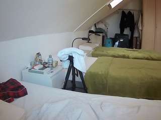 voyeurcam-julmodels-bed-4