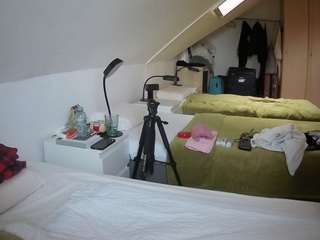voyeurcam-julmodels-bed-4 webcam