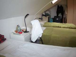 voyeurcam-julmodels-bed-4 webcam
