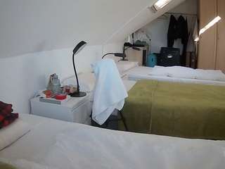 voyeurcam-julmodels-bed-4 webcam