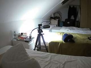 voyeurcam-julmodels-bed-4 webcam