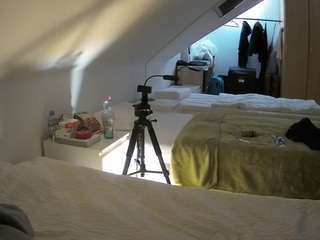 voyeurcam-julmodels-bed-4