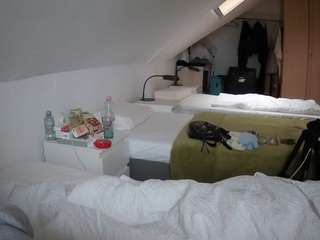 voyeurcam-julmodels-bed-4