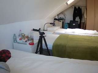 le modèle voyeurcam-julmodels-bed-4 est en webcam porno dans un show sur le site camsoda, il possède les tags suivants: amateur,flash,flashing,hidden,hidden cam,julmodels-house,pov,sexwebcam,voyeur,hd