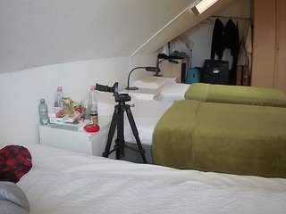 voyeurcam-julmodels-bed-4
