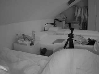 This model is live right now. voyeurcam-julmodels-bed-4