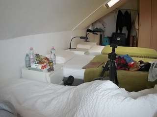 Эта модель сейчас онлайн. voyeurcam-julmodels-bed-4