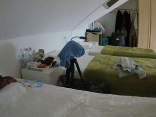 le modèle voyeurcam-julmodels-bed-4 est en webcam porno dans un show sur le site camsoda, il possède les tags suivants: amateur,flash,flashing,hidden,hidden cam,julmodels-house,pov,sexwebcam,voyeur,hd