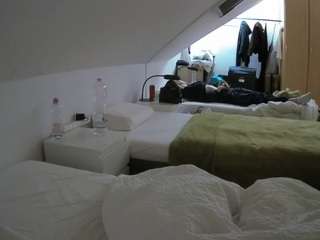 voyeurcam-julmodels-bed-4
