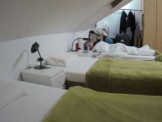 voyeurcam-julmodels-bed-4