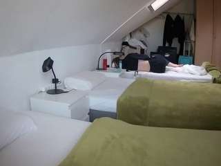 voyeurcam-julmodels-bed-4