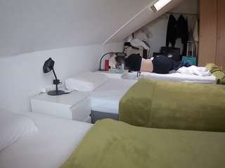 voyeurcam-julmodels-bed-4