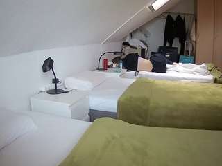 voyeurcam-julmodels-bed-4