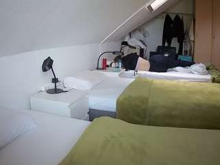 voyeurcam-julmodels-bed-4