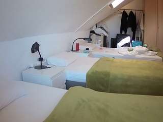 voyeurcam-julmodels-bed-4
