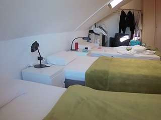 voyeurcam-julmodels-bed-4
