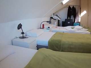voyeurcam-julmodels-bed-4