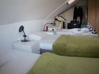 voyeurcam-julmodels-bed-4