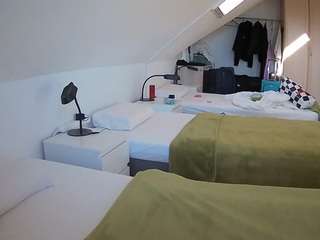 voyeurcam-julmodels-bed-4