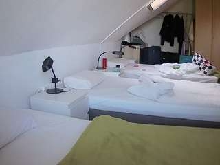voyeurcam-julmodels-bed-4 webcam