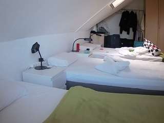 voyeurcam-julmodels-bed-4 webcam