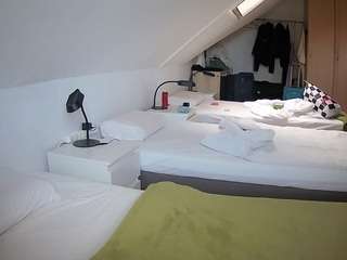 voyeurcam-julmodels-bed-4