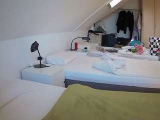 voyeurcam-julmodels-bed-4