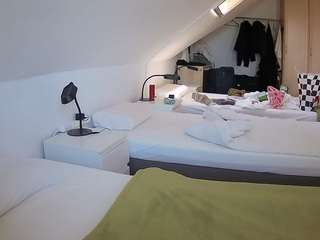 voyeurcam-julmodels-bed-4