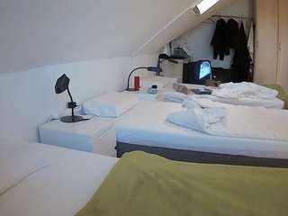 voyeurcam-julmodels-bed-4