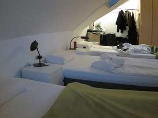 voyeurcam-julmodels-bed-4