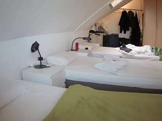 voyeurcam-julmodels-bed-4