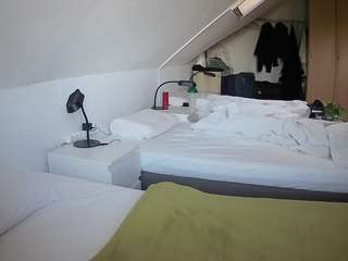 voyeurcam-julmodels-bed-4