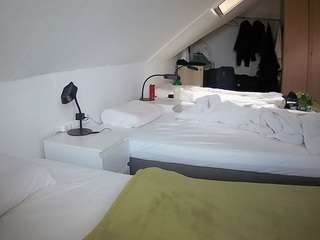 voyeurcam-julmodels-bed-4
