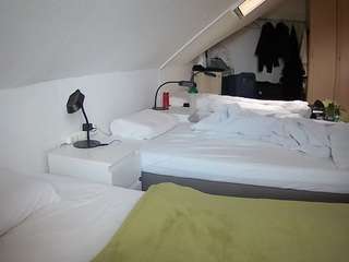 voyeurcam-julmodels-bed-4