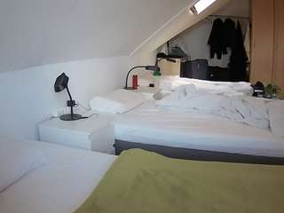 voyeurcam-julmodels-bed-4