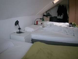 voyeurcam-julmodels-bed-4