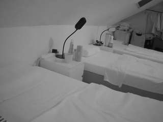 voyeurcam-julmodels-bed-4