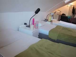 voyeurcam-julmodels-bed-4