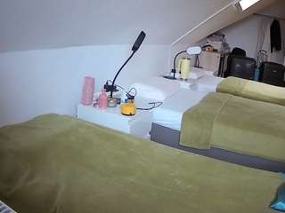 voyeurcam-julmodels-bed-4