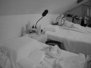 voyeurcam-julmodels-bed-4