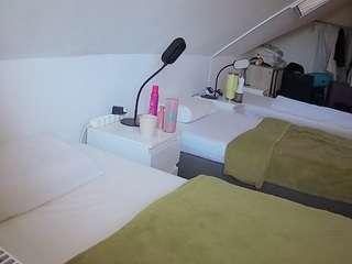 voyeurcam-julmodels-bed-4