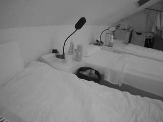 voyeurcam-julmodels-bed-4